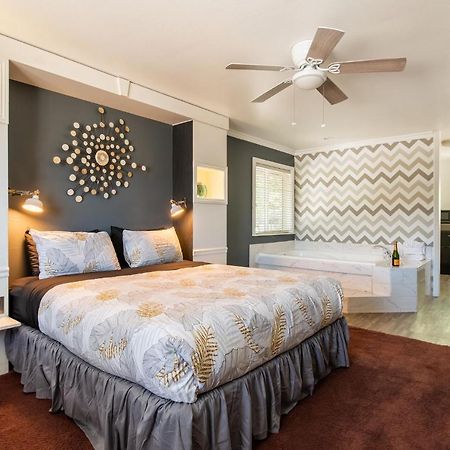 Big Bear Spa Suites Velké Medvědí jezero Exteriér fotografie