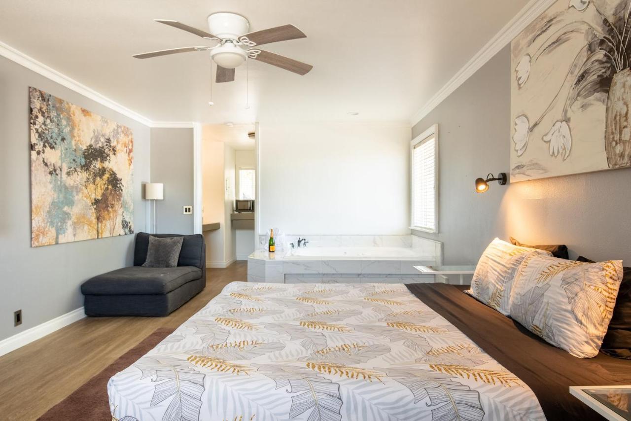 Big Bear Spa Suites Velké Medvědí jezero Exteriér fotografie