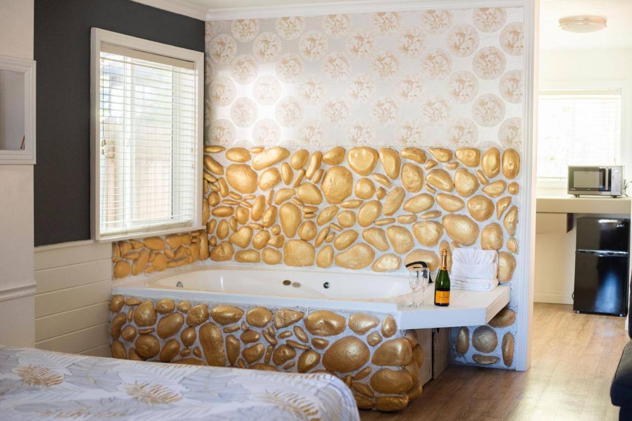 Big Bear Spa Suites Velké Medvědí jezero Exteriér fotografie