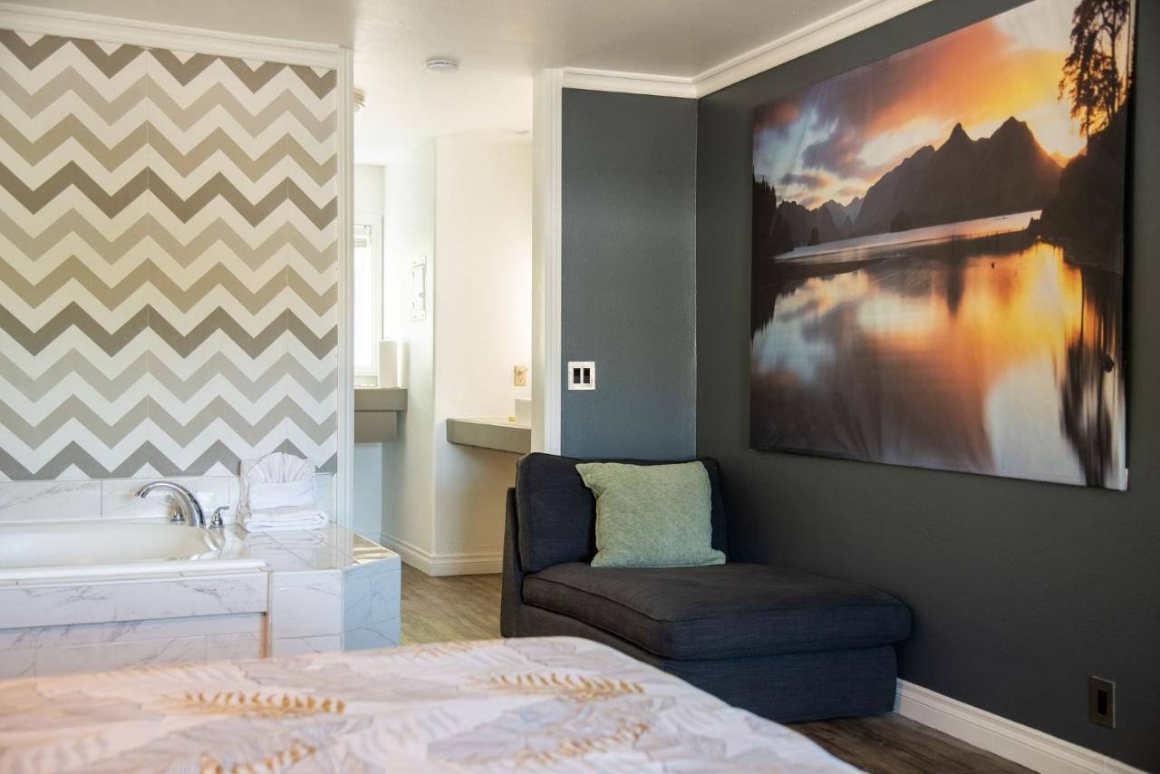 Big Bear Spa Suites Velké Medvědí jezero Exteriér fotografie