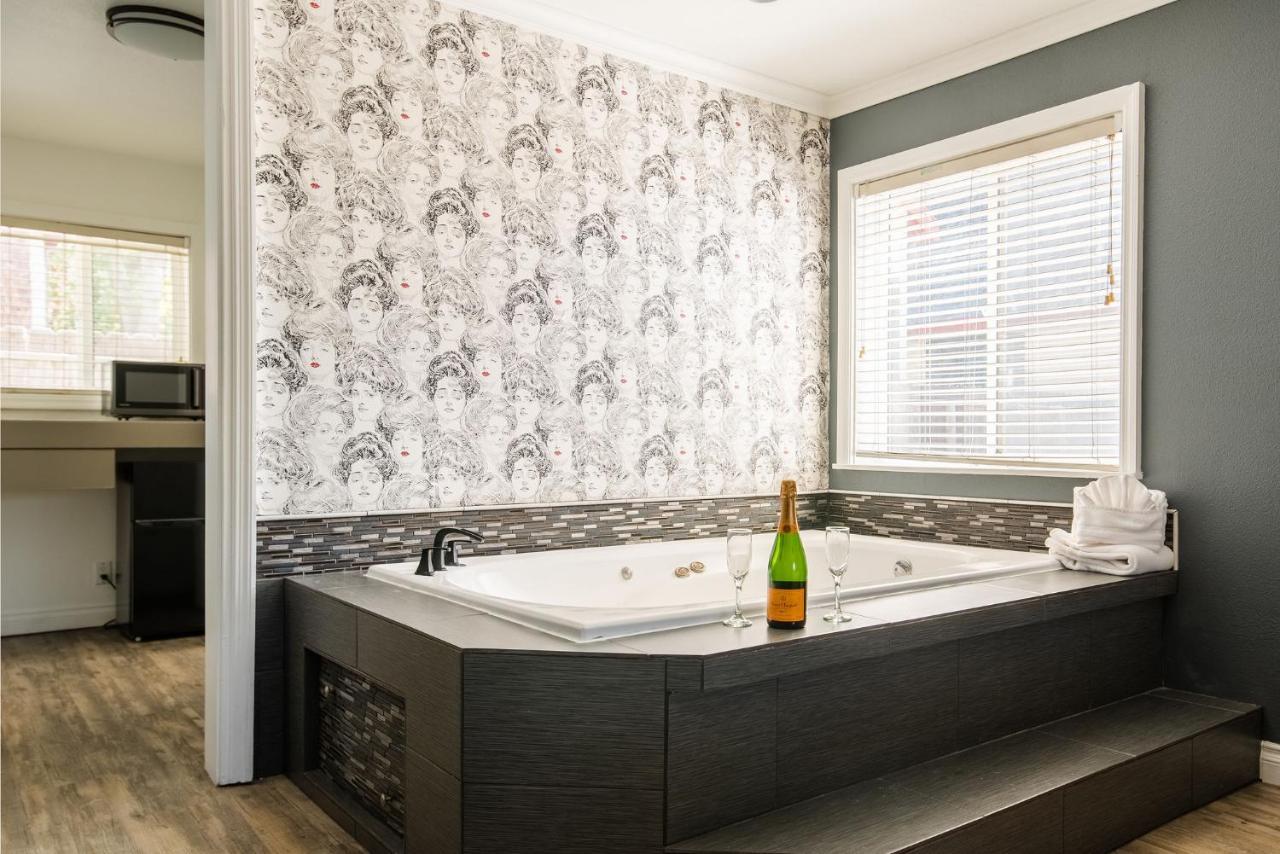 Big Bear Spa Suites Velké Medvědí jezero Exteriér fotografie